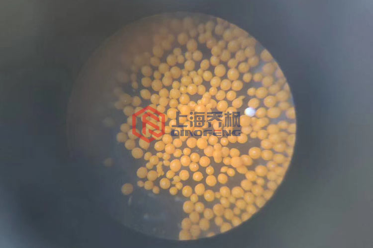 高效沸騰制粒干燥機(jī)的工作原理？